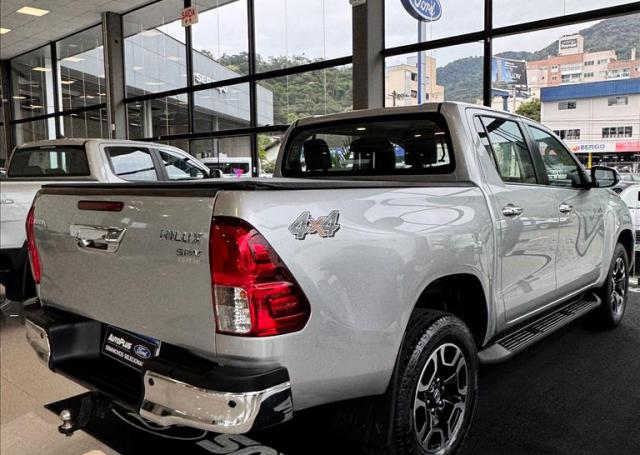 AutoPlus Ford Jaraguá do Sul - TOYOTA - HILUX - 2.8 D-4D TURBO CD SRV 4X4 AUTOMÁTICO - Foto 4