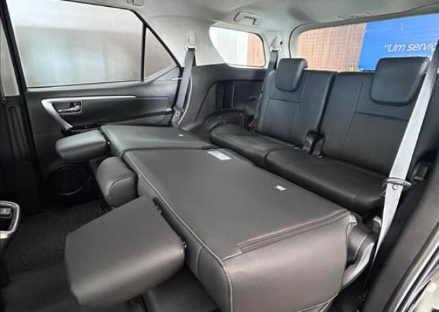 AutoPlus Ford Lages - TOYOTA - HILUX SW4 - 2.8 D-4D TURBO SRX 7L 4X4 AUTOMÁTICO - Foto 11