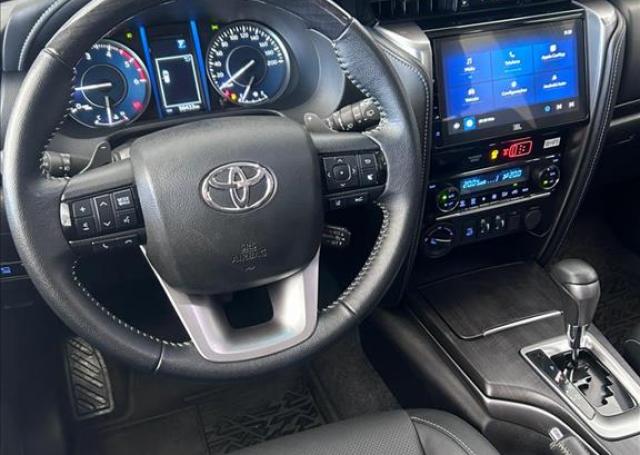 AutoPlus Ford Lages - TOYOTA - HILUX SW4 - 2.8 D-4D TURBO SRX 7L 4X4 AUTOMÁTICO - Foto 17