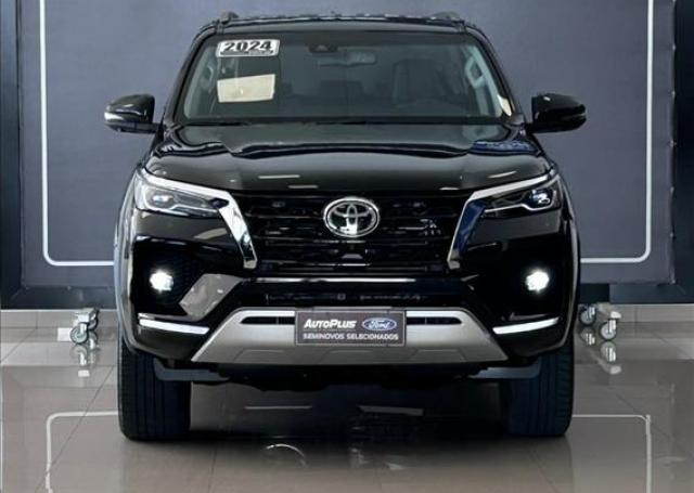 AutoPlus Ford Lages - TOYOTA - HILUX SW4 - 2.8 D-4D TURBO SRX 7L 4X4 AUTOMÁTICO - Foto 2