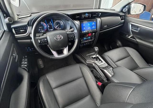 AutoPlus Ford Lages - TOYOTA - HILUX SW4 - 2.8 D-4D TURBO SRX 7L 4X4 AUTOMÁTICO - Foto 18