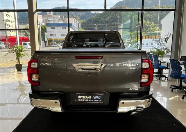 AutoPlus Ford Jaraguá do Sul - TOYOTA - HILUX - 2.8 D-4D TURBO CD SRX 4X4 AUTOMÁTICO - Foto 4
