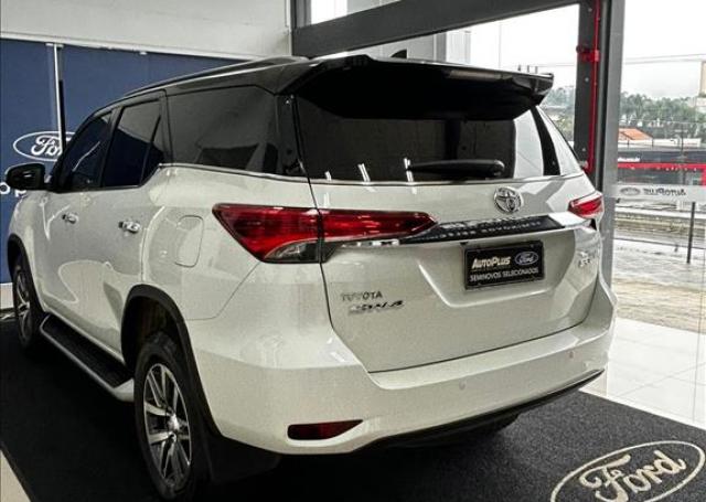 AutoPlus Ford Blumenau - TOYOTA - HILUX SW4 - 2.8 SRX 4X4 16V TURBO INTERCOOLER AUTOMÁTICO - Foto 4