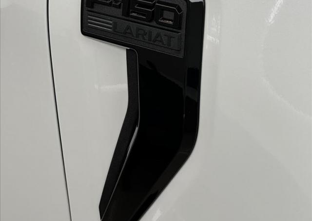 AutoPlus Ford Joaçaba - FORD - F-150 - 5.0 V8 CD LARIAT BLACK FX4 AUTOMÁTICO - Foto 4