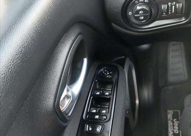 AutoShow Chevrolet Joaçaba - JEEP - RENEGADE - 1.8 16V SPORT AUTOMÁTICO - Foto 8