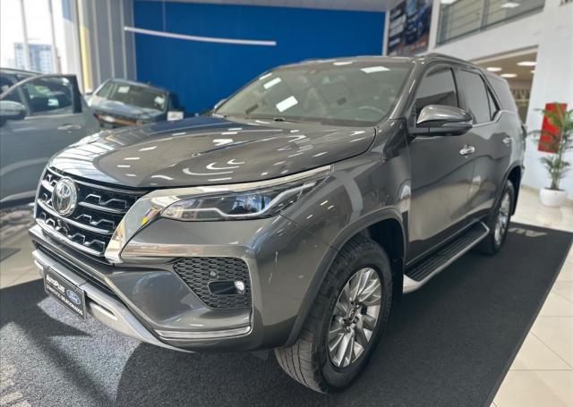 AutoPlus Ford Caçador - TOYOTA - HILUX SW4 - 2.8 D-4D TURBO SRX 4X4 AUTOMÁTICO - Foto 3
